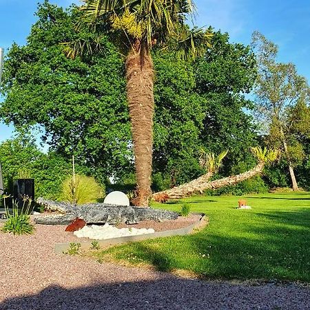 Le Coup De Foudre Bed & Breakfast Le Molay-Littry ภายนอก รูปภาพ