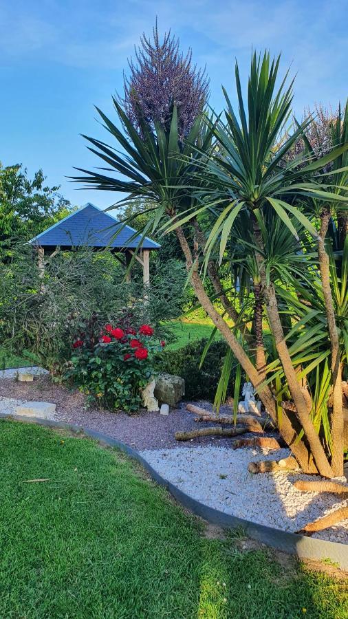 Le Coup De Foudre Bed & Breakfast Le Molay-Littry ภายนอก รูปภาพ
