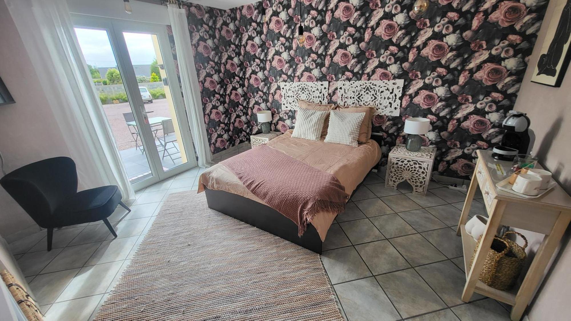 Le Coup De Foudre Bed & Breakfast Le Molay-Littry ภายนอก รูปภาพ